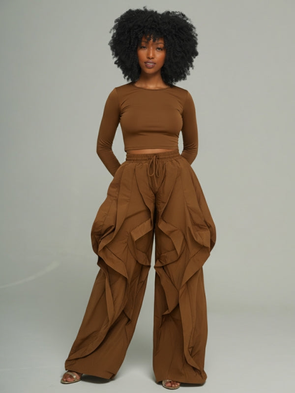 Solid Tee & Frilled Pants Set