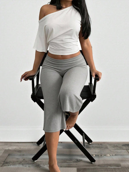 Boat-Neck Tee & Capri Pants Set